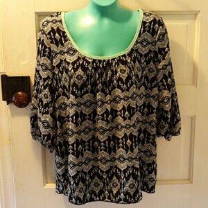 Rue 21 bow back blouse small